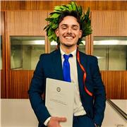 Giovane insegnante con passione e intraprendenza offre lezioni di letteratura e grammatica italiana a studenti di ogni grado
